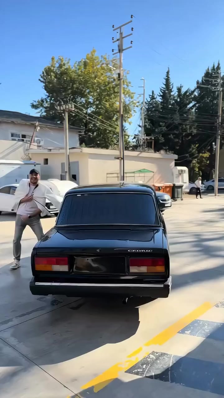 @azelow_riko