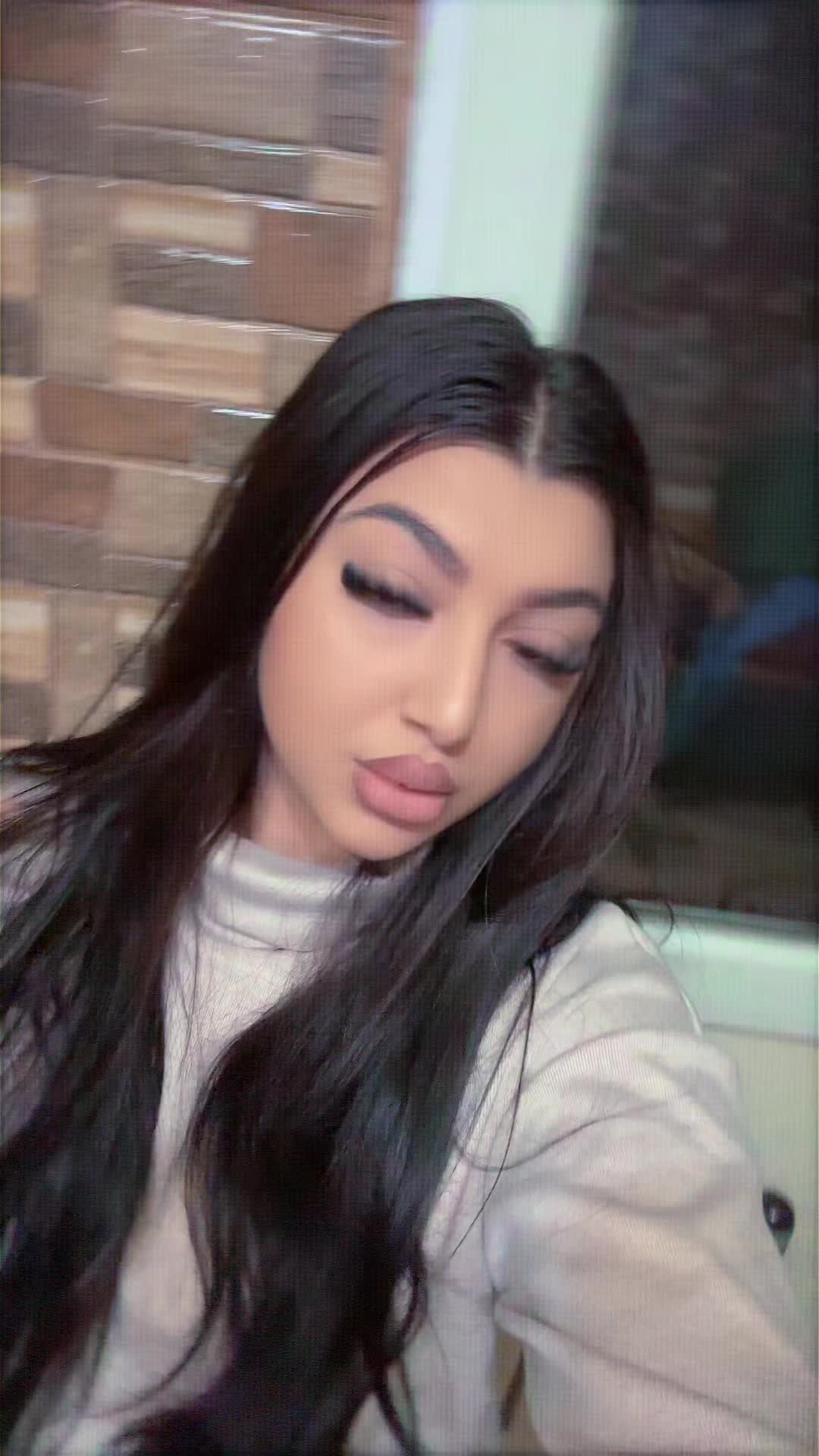 @Selin Alu negru❤️
