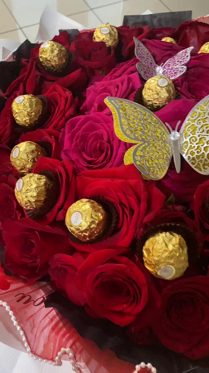 @Moni Flowers