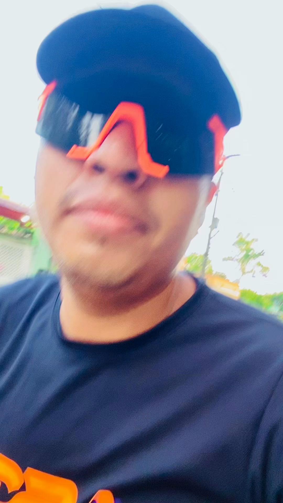 @Gabriel Cisneros