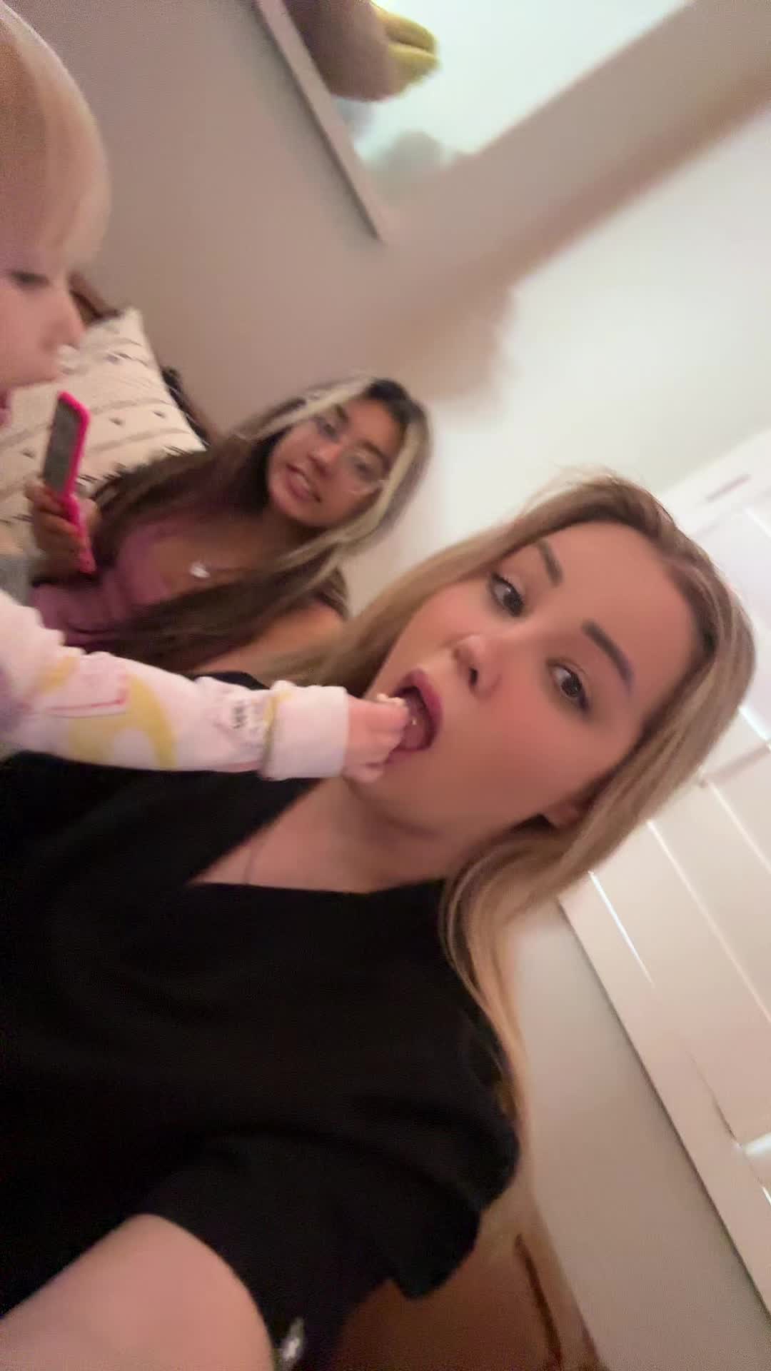 @Niki