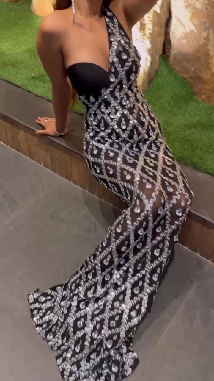 @nia Sharma