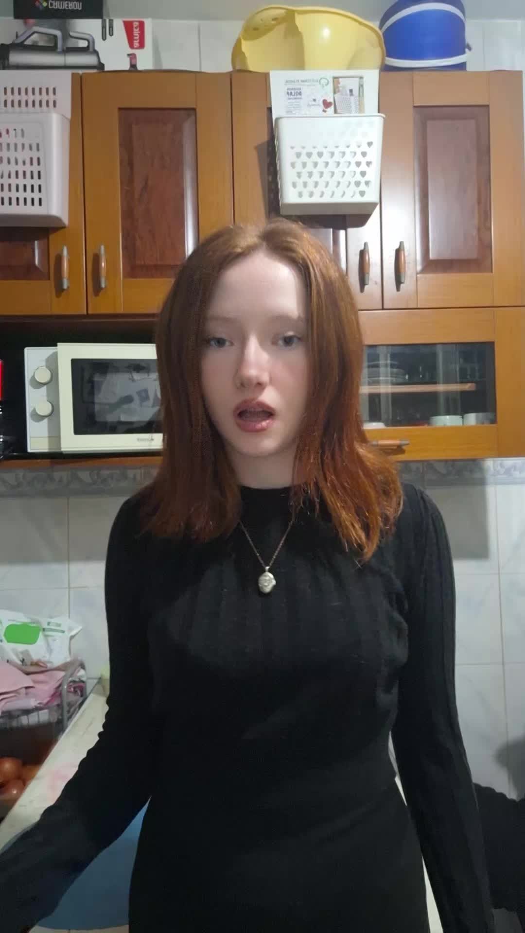 @E,