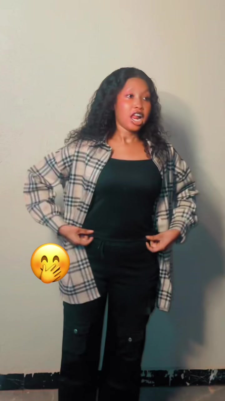 @Queena_manu