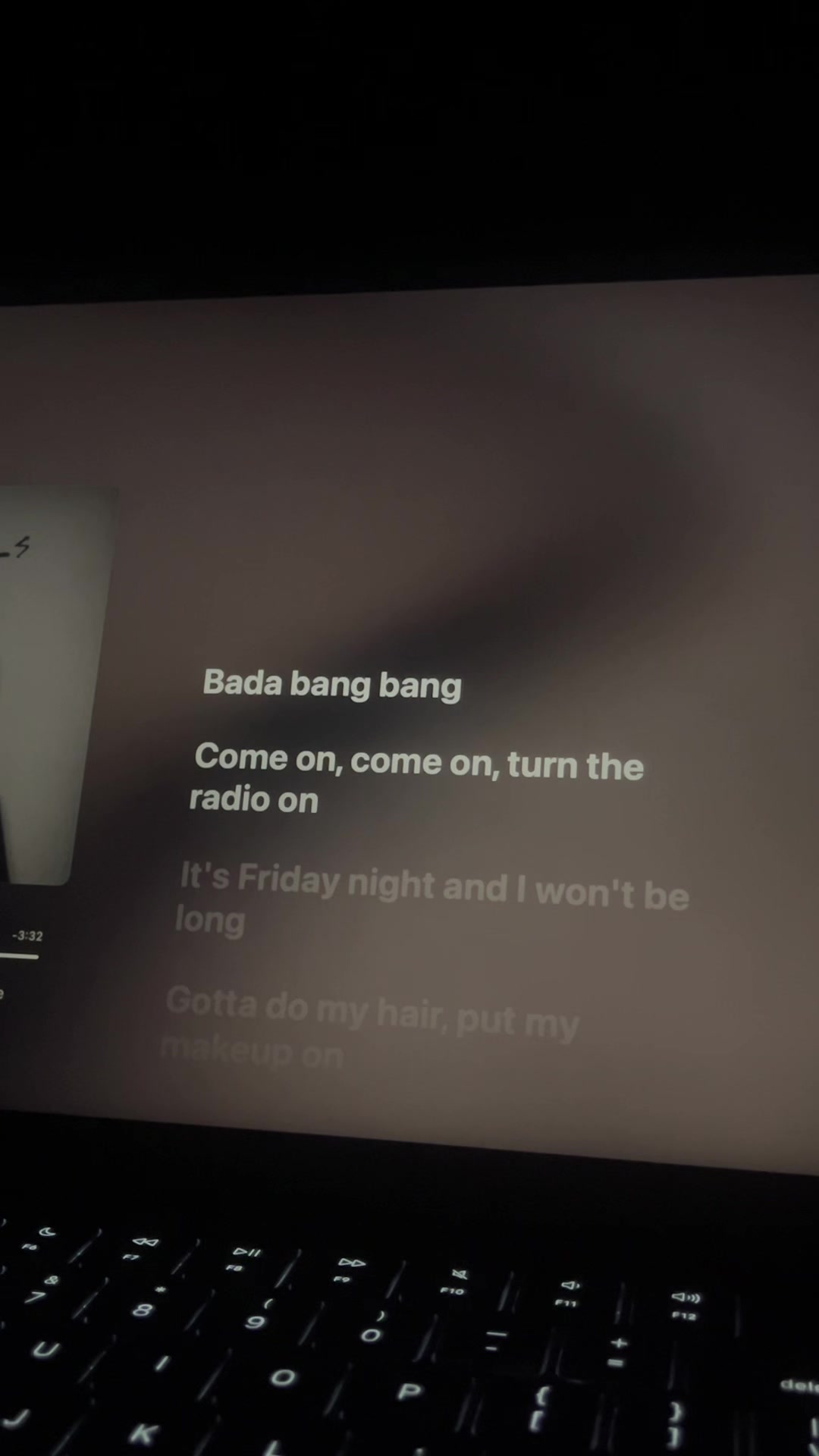 @🎧