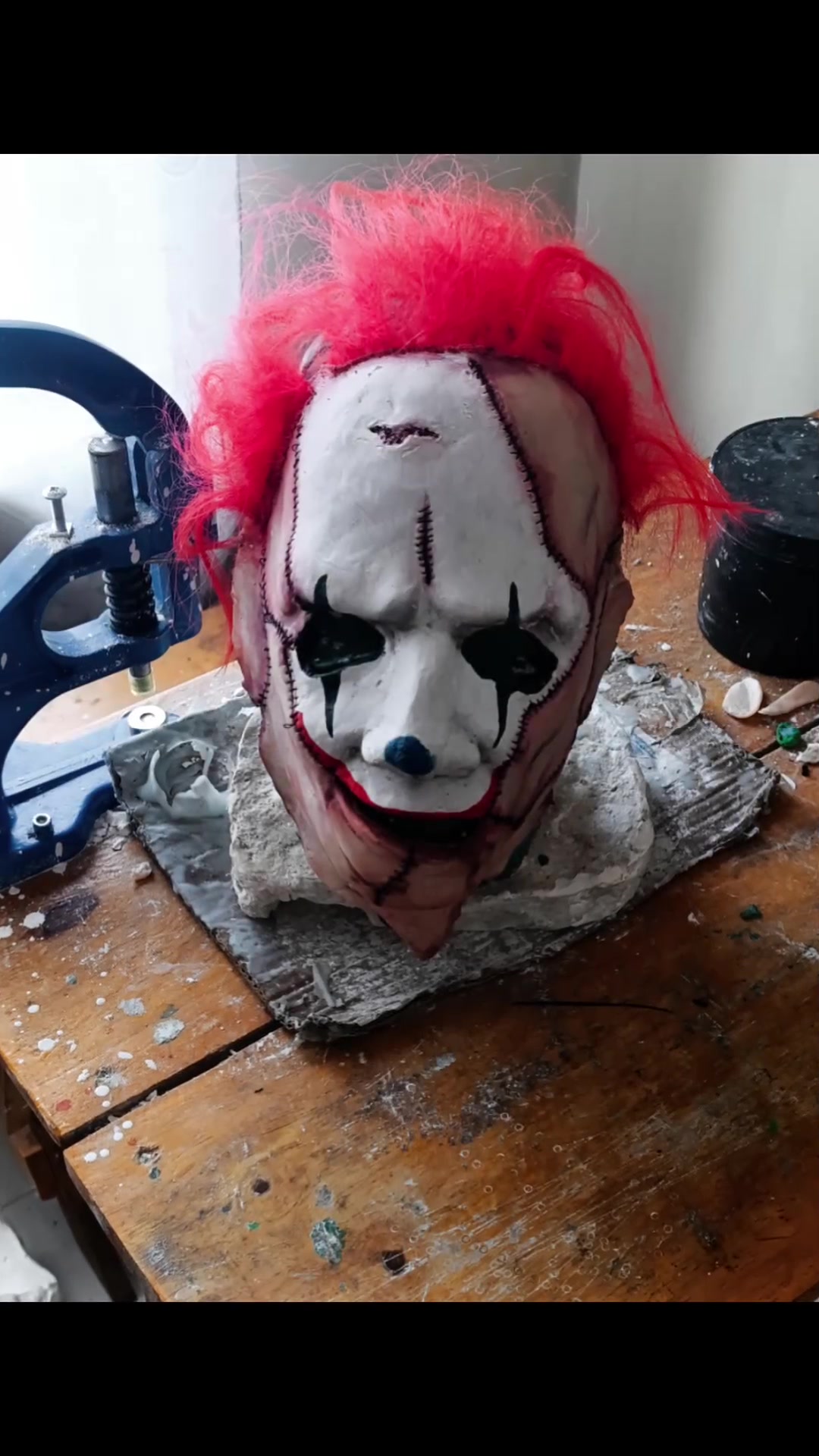 @Twisted Masks
