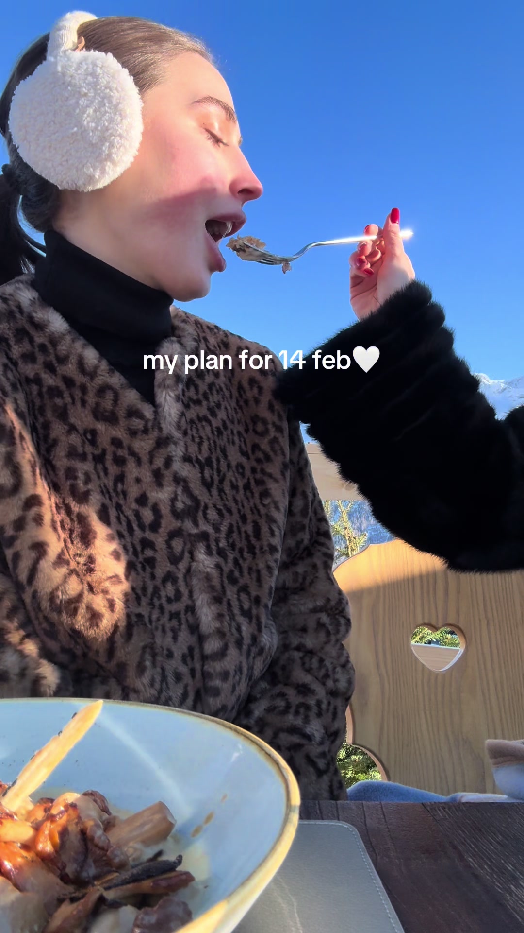 @Tania Turdean