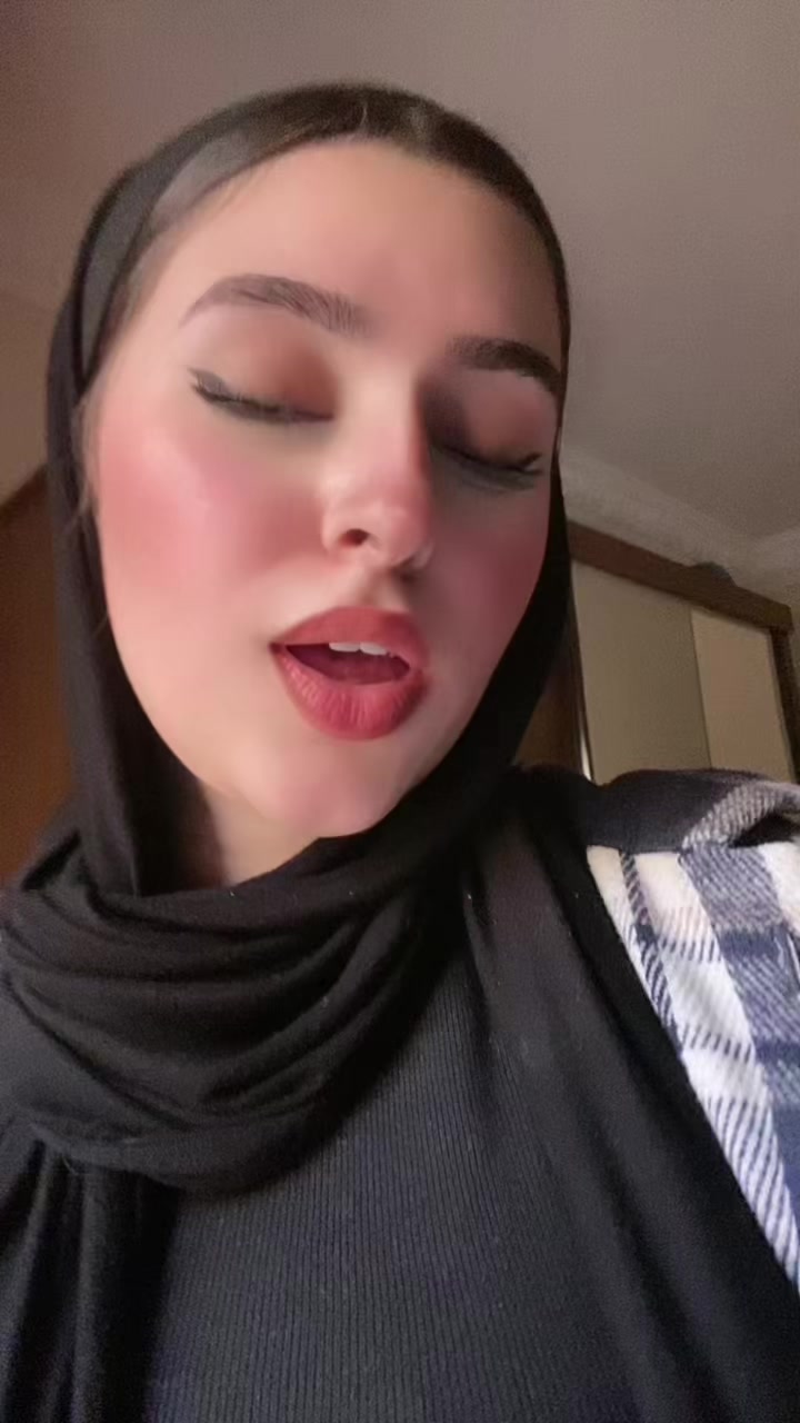 @𝐌𝐨𝐧𝐚
