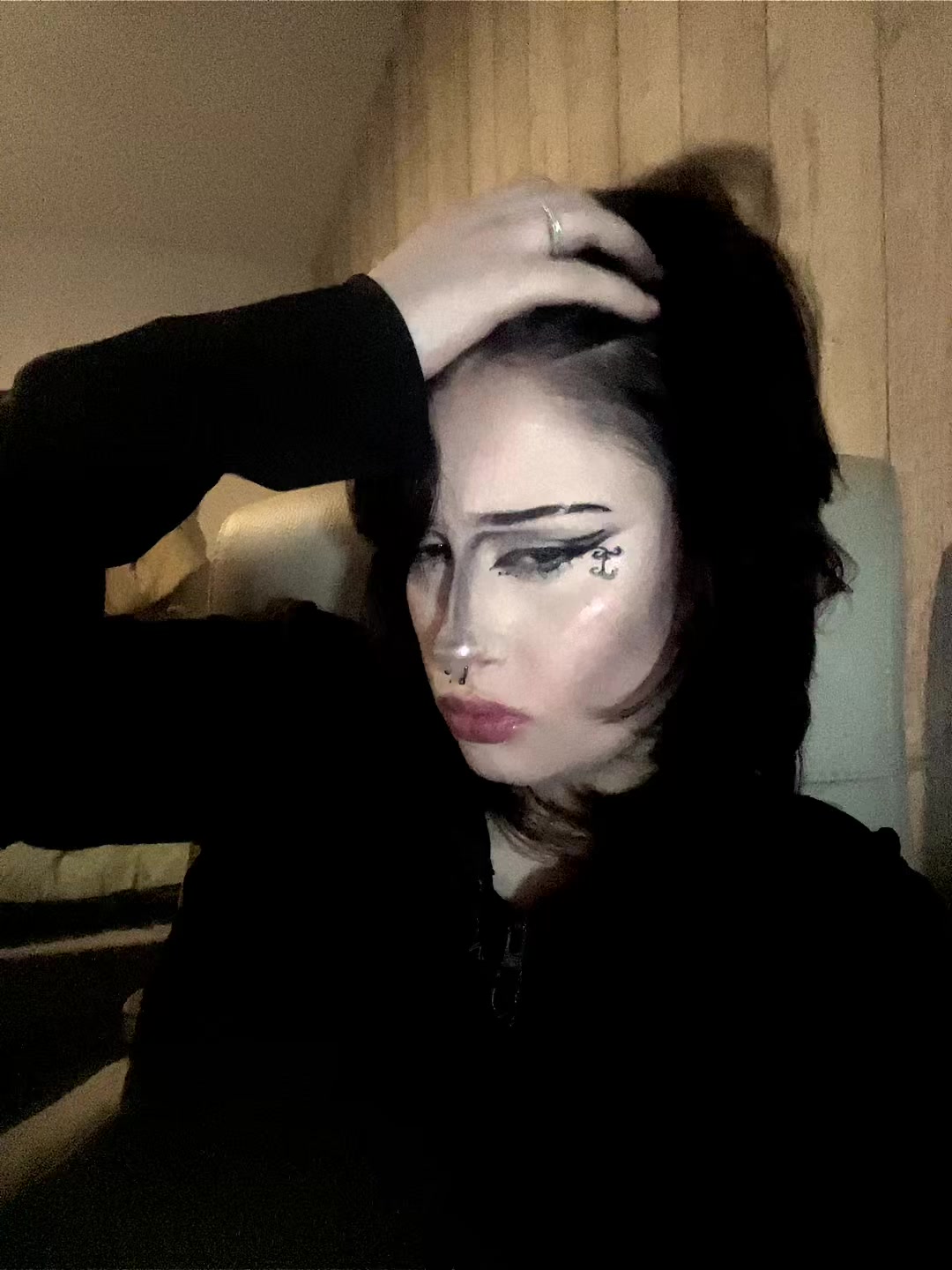 @🖤