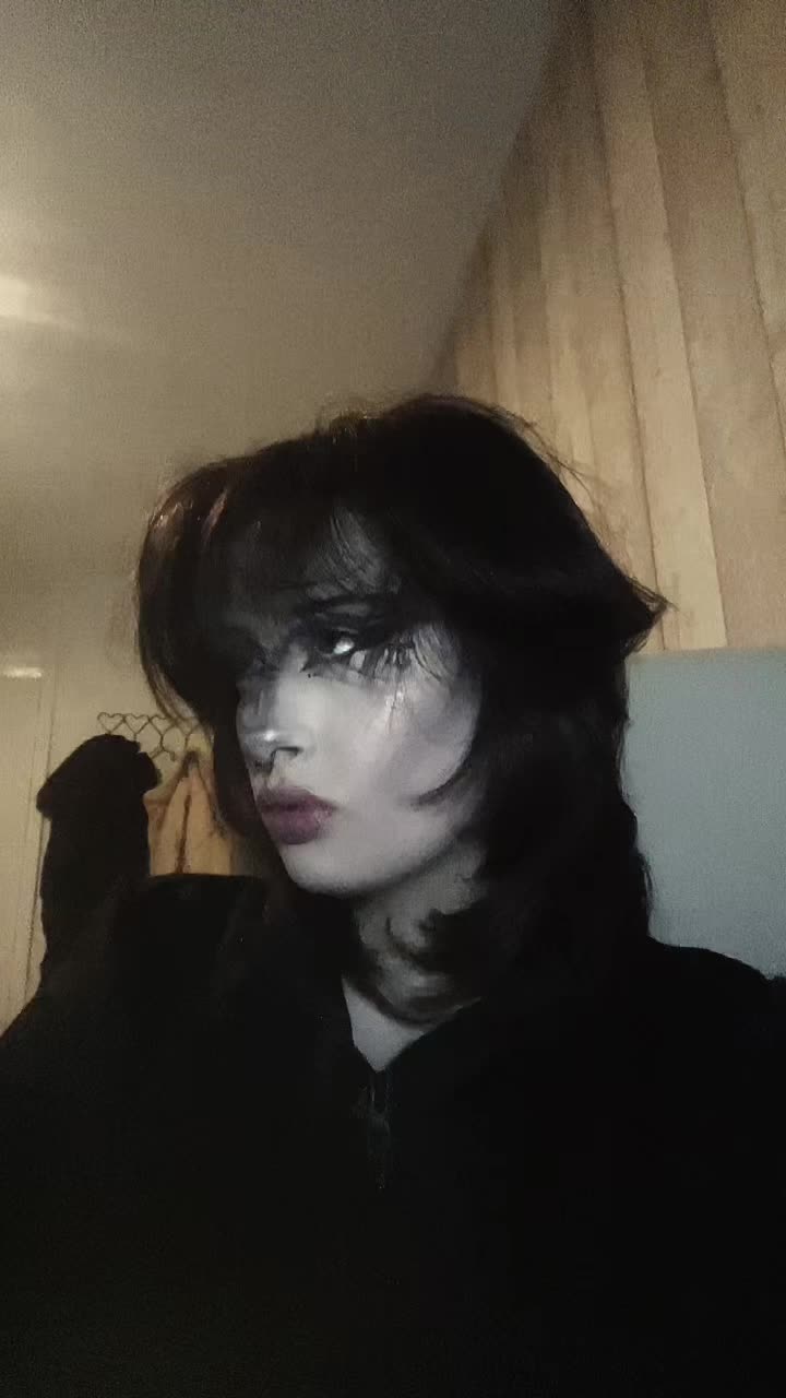 @🖤