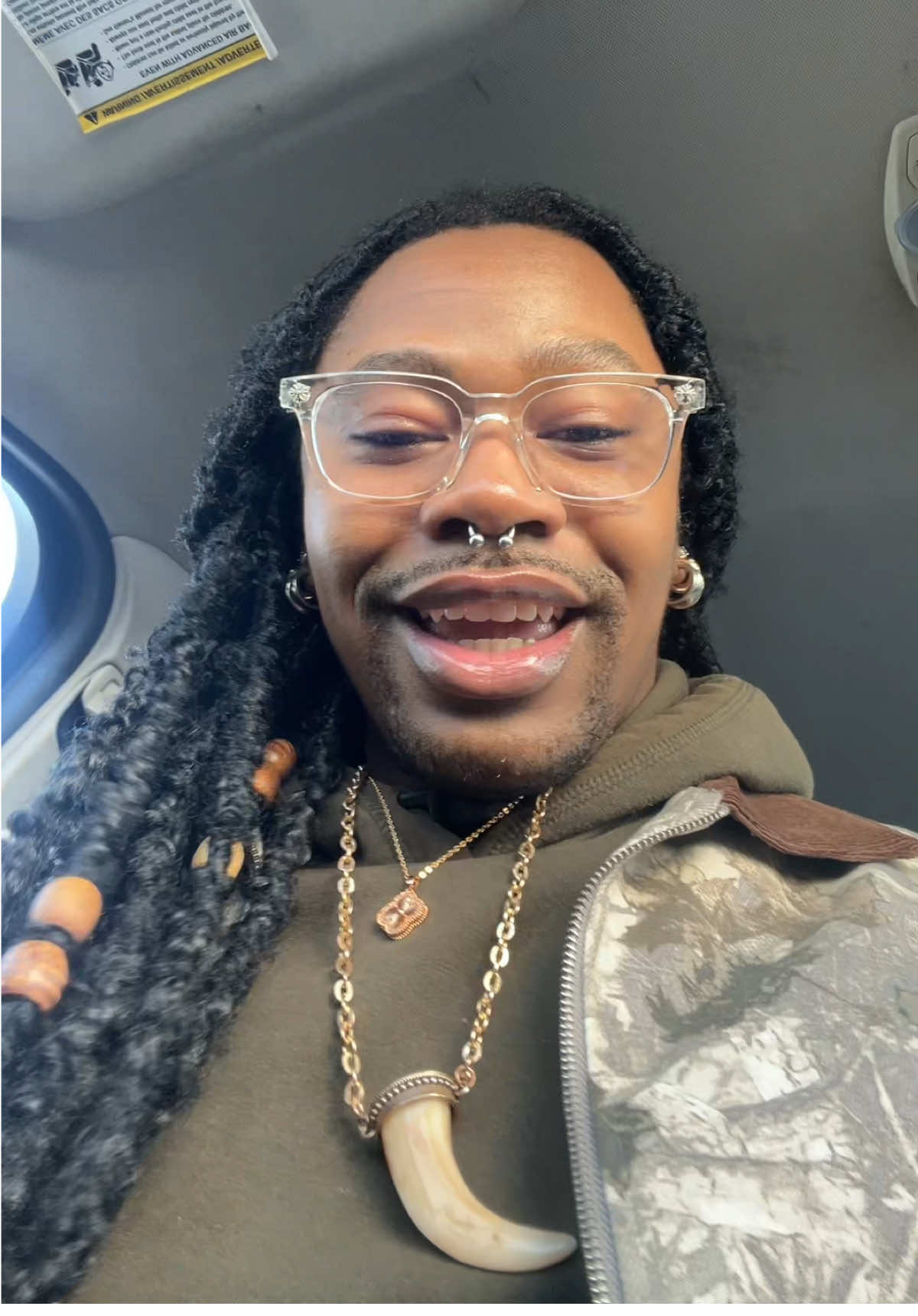 @VenusDiviine🧚🏽♂️🤍✨