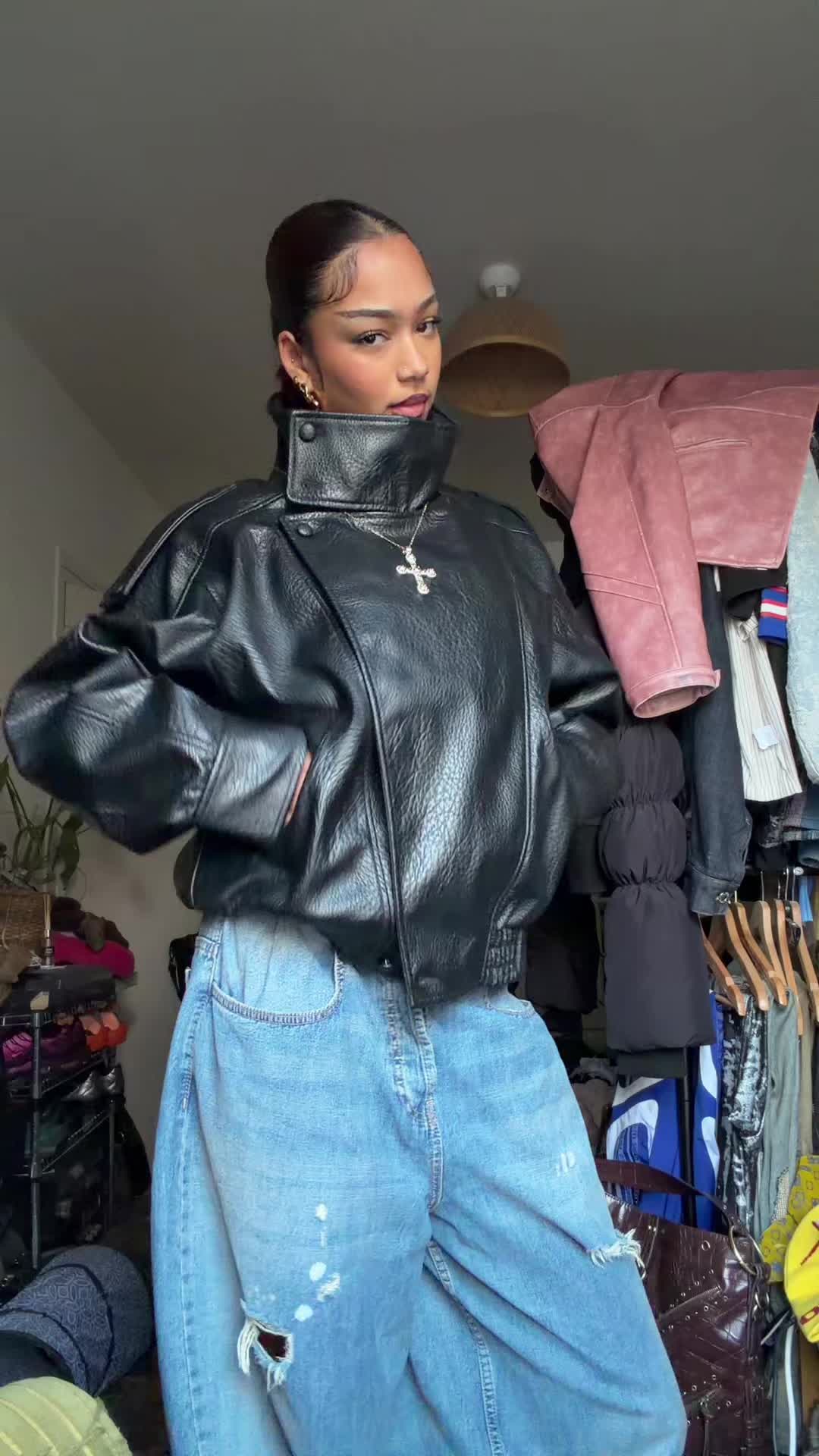 @Me&iuml;mona