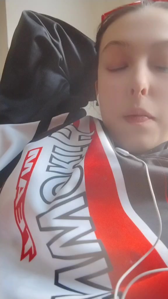 @Bella