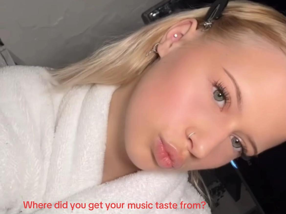 @melinasct