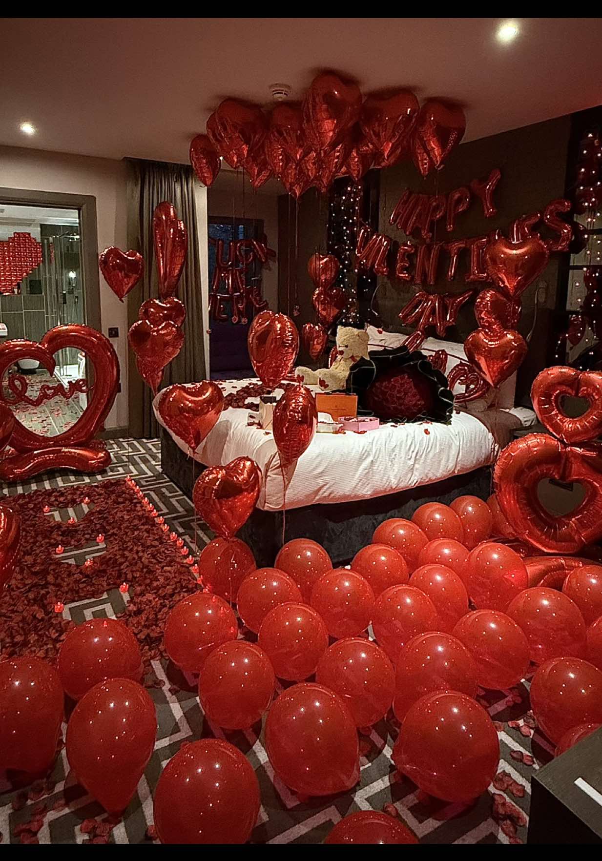 @littleballoonscompany ♛
