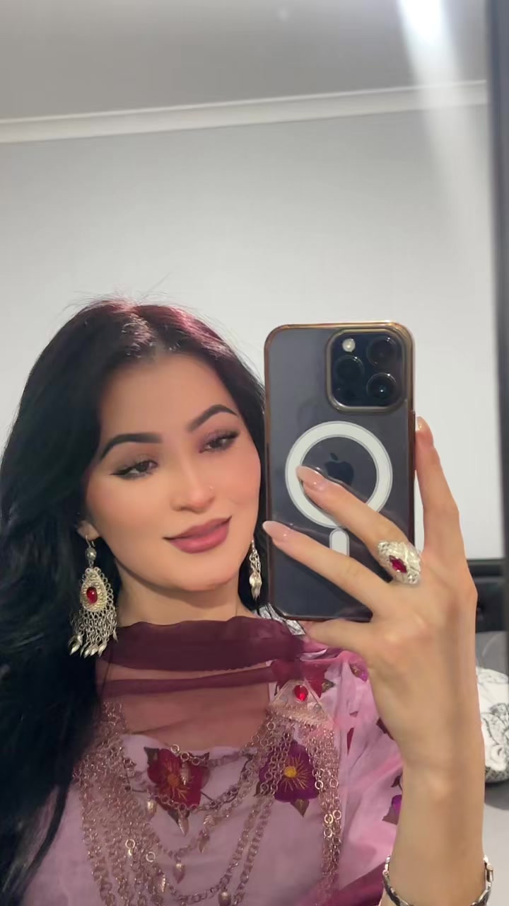 @ShahLa🌸