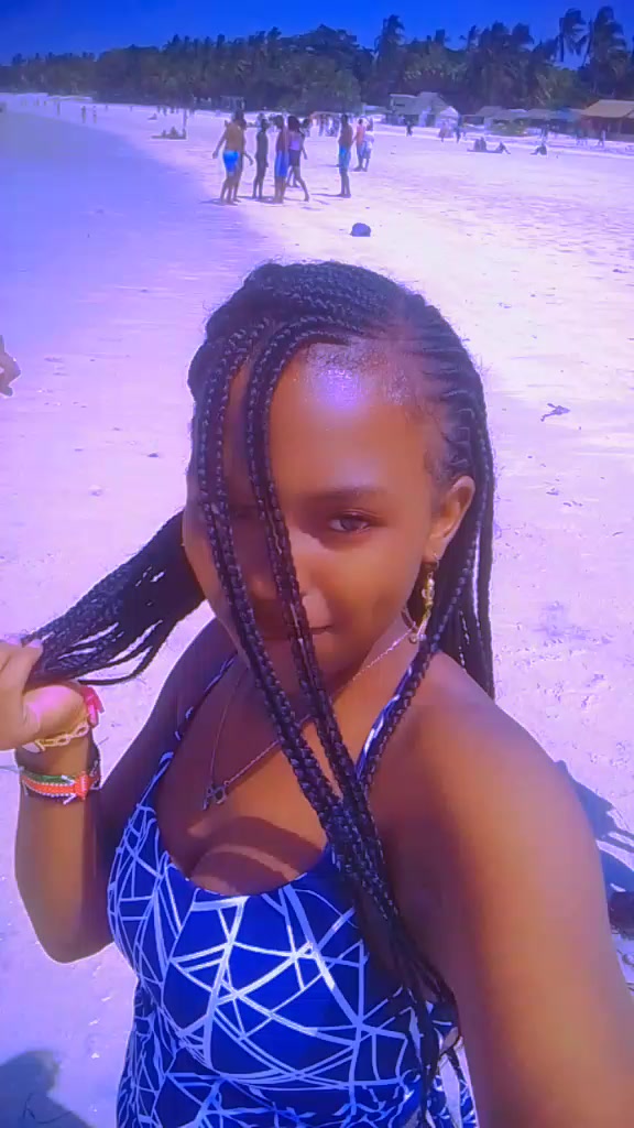@Gloria Maingi