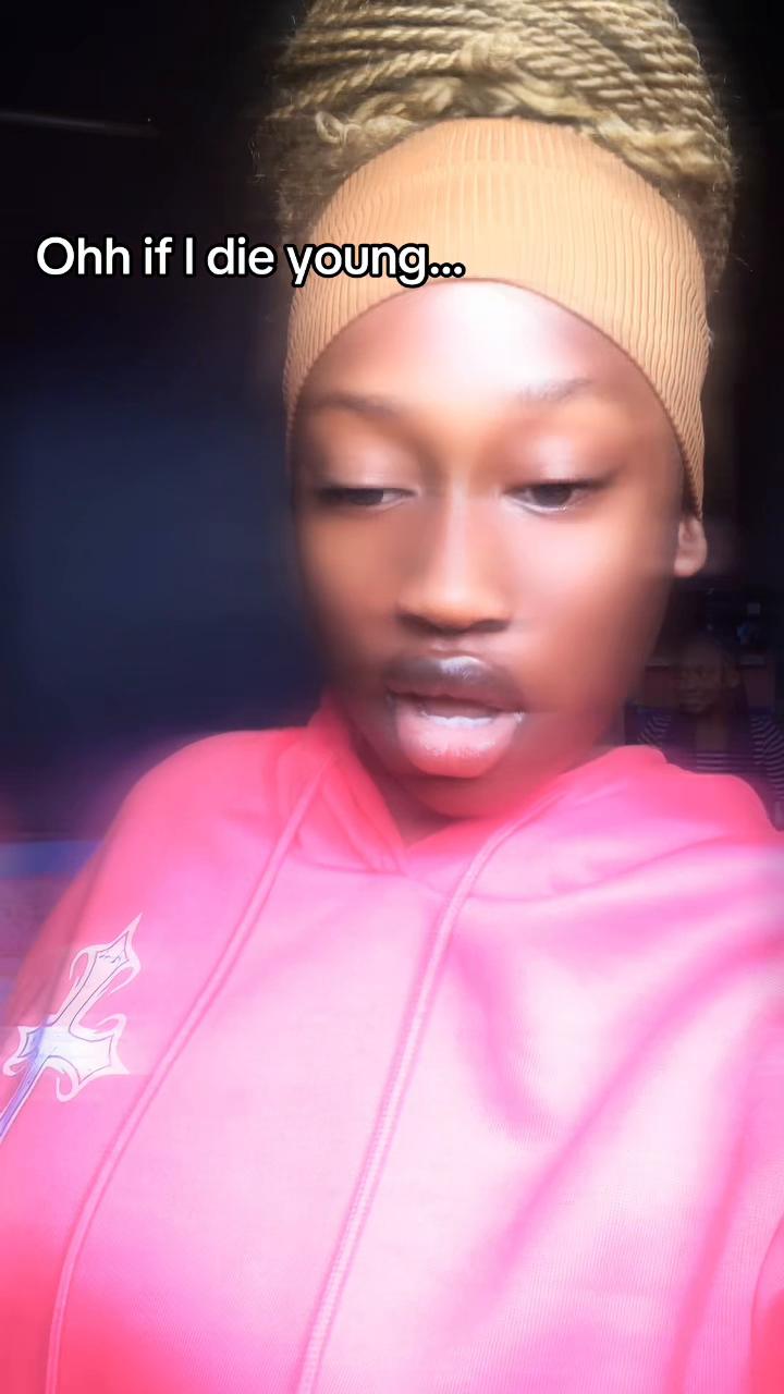 @Ms KYLIE🦚🫧✨!