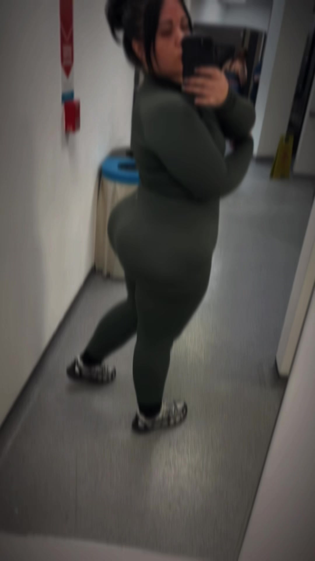 @Kirstyannxx