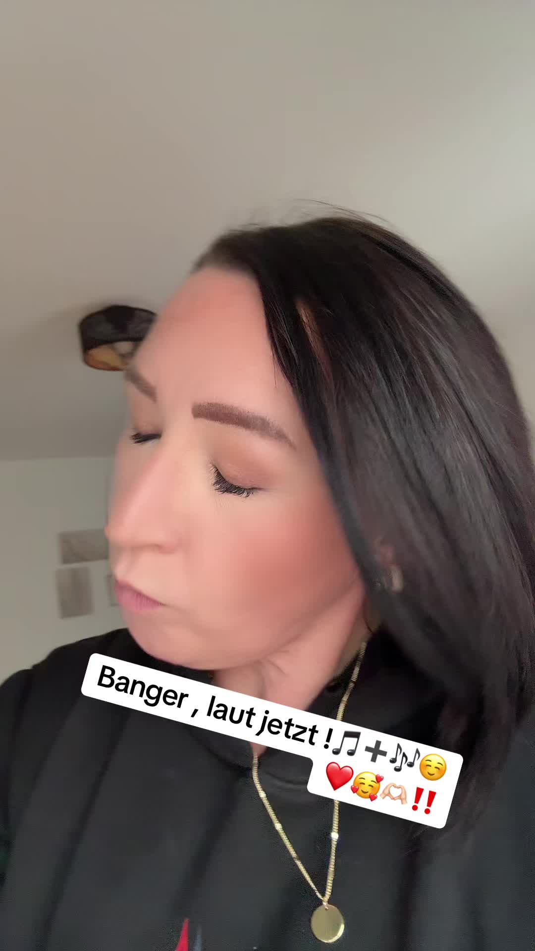 @nicoleshmith