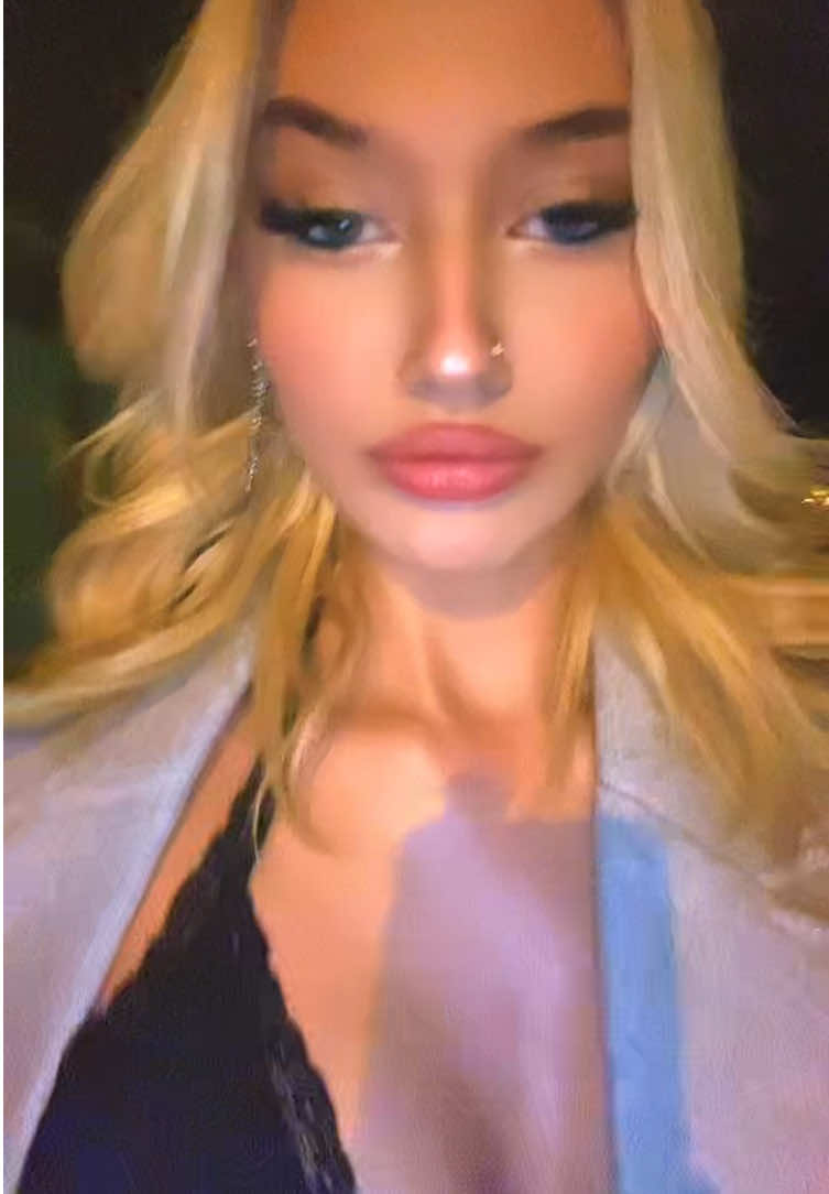 @𝒩𝒾𝓃𝒶💋