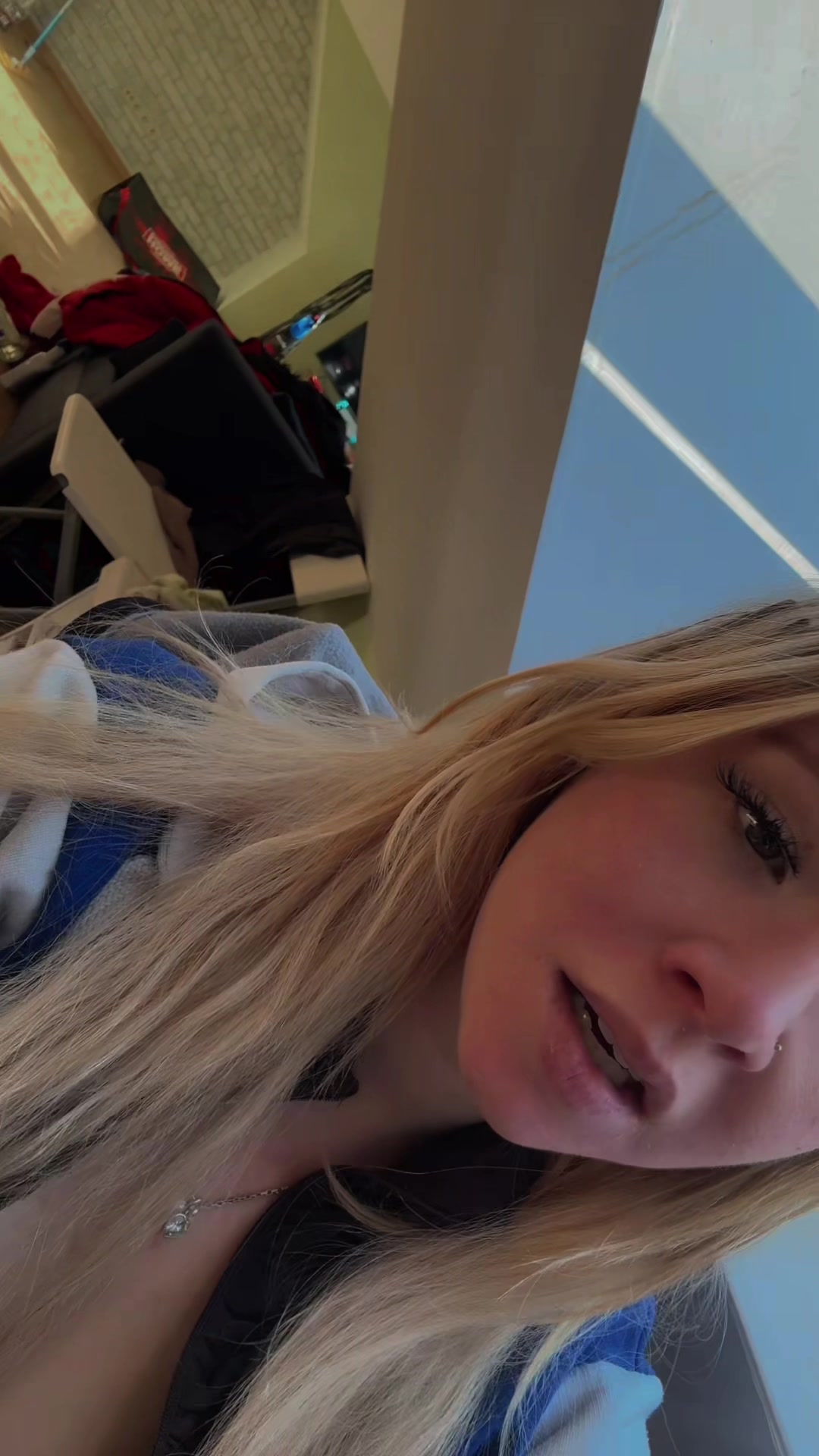 @laura