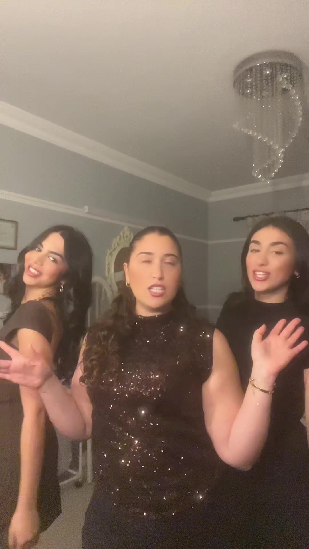 @yasmeanie