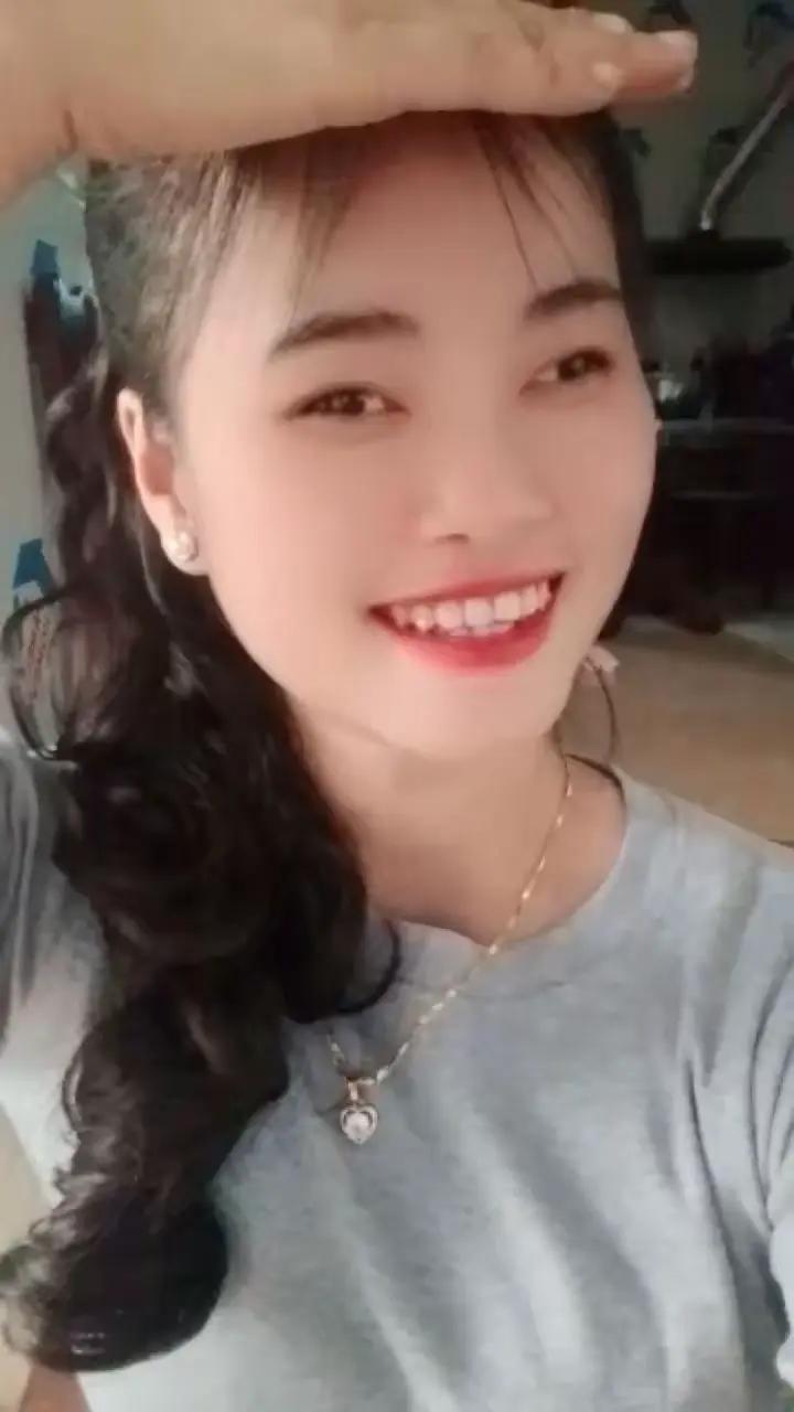 @V&agrave;ng N&eacute;m