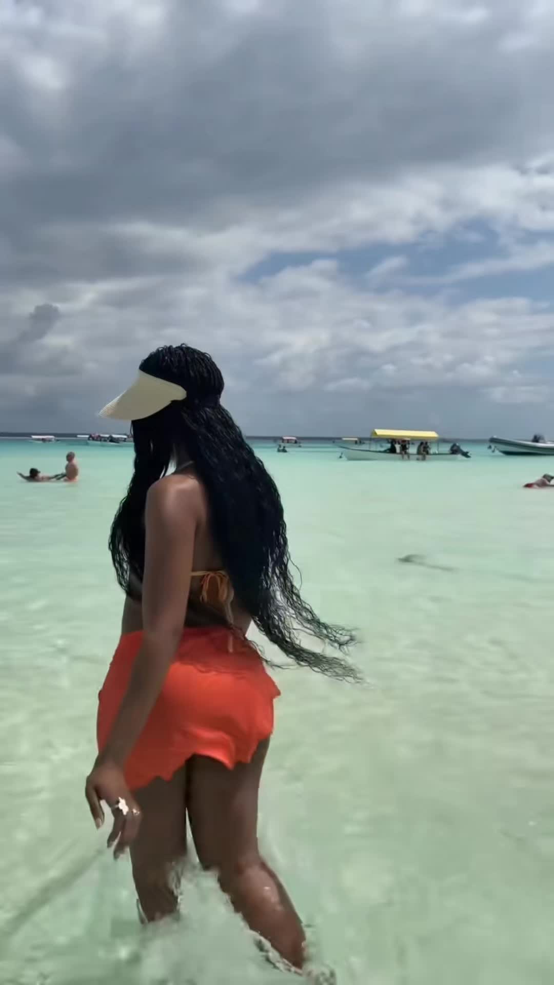 @M&eacute;lanie Flore