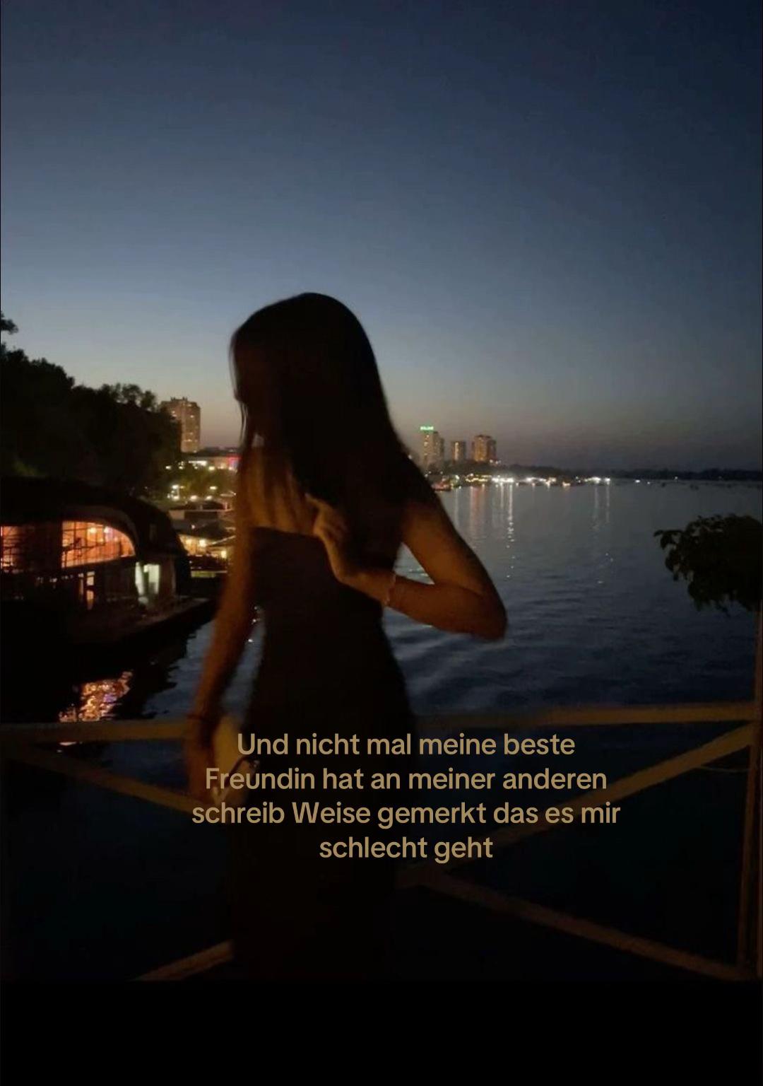 @🪰
