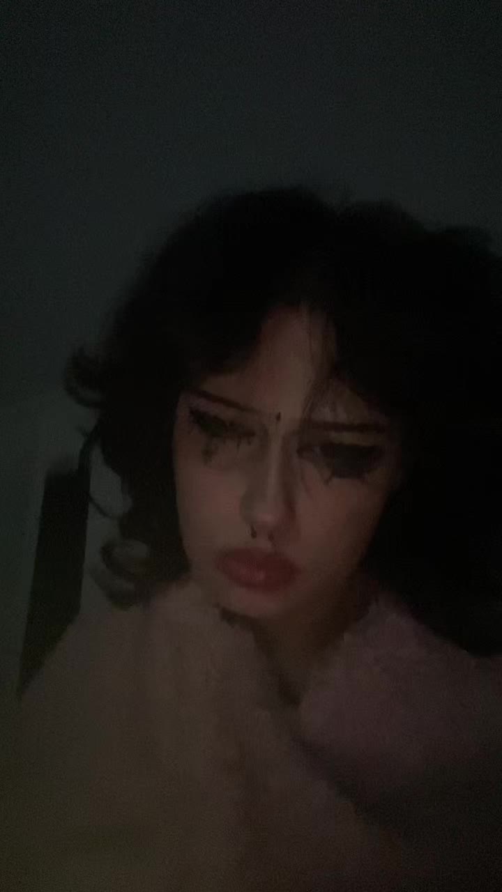 @🖤