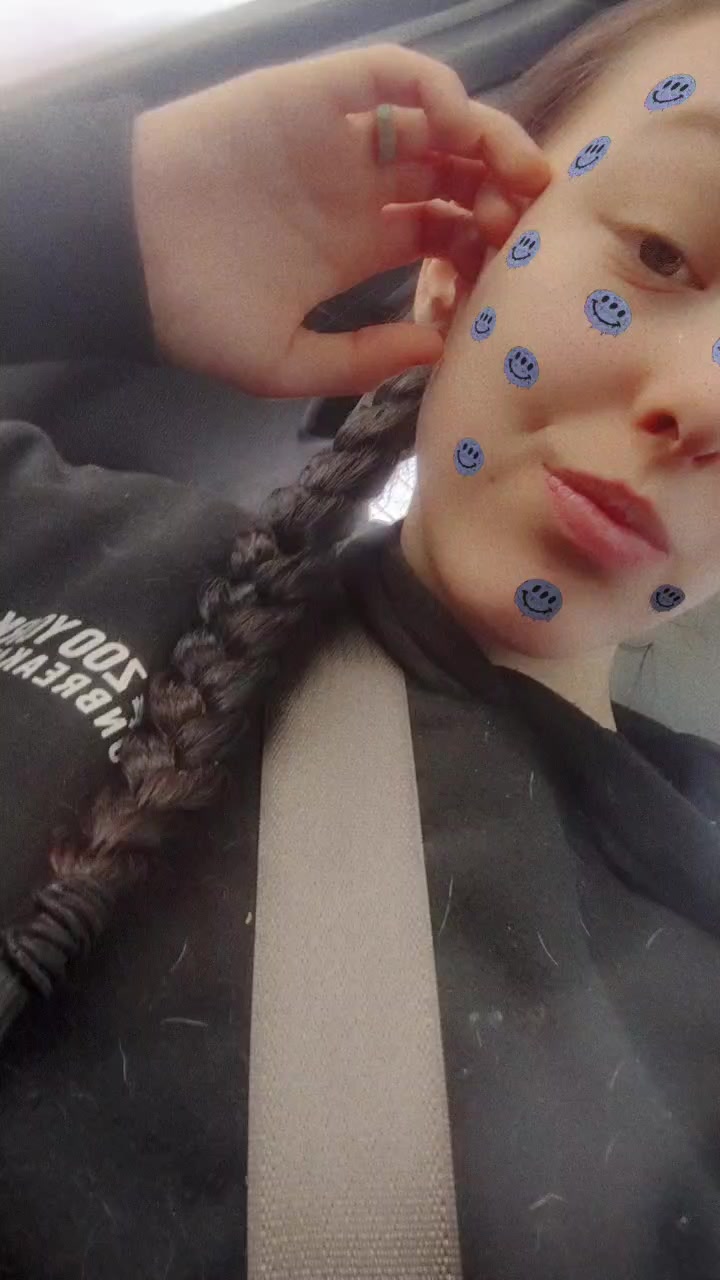 @Bella