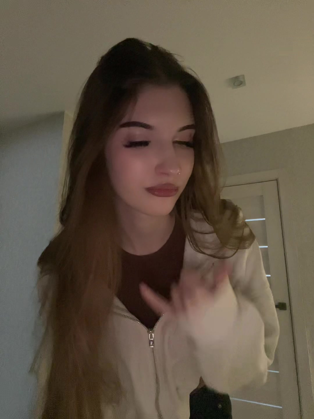 @kkk