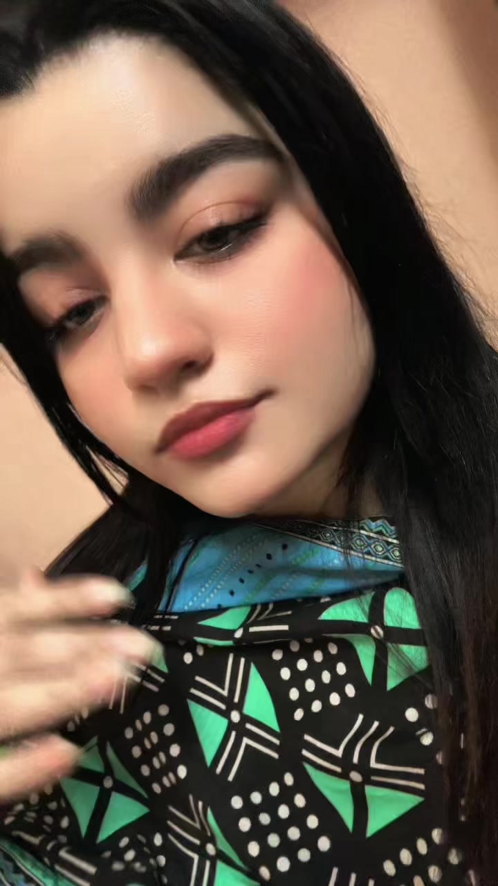 @ᴀʀᴇᴇʙᴀ ʙᴀᴢ 🥀