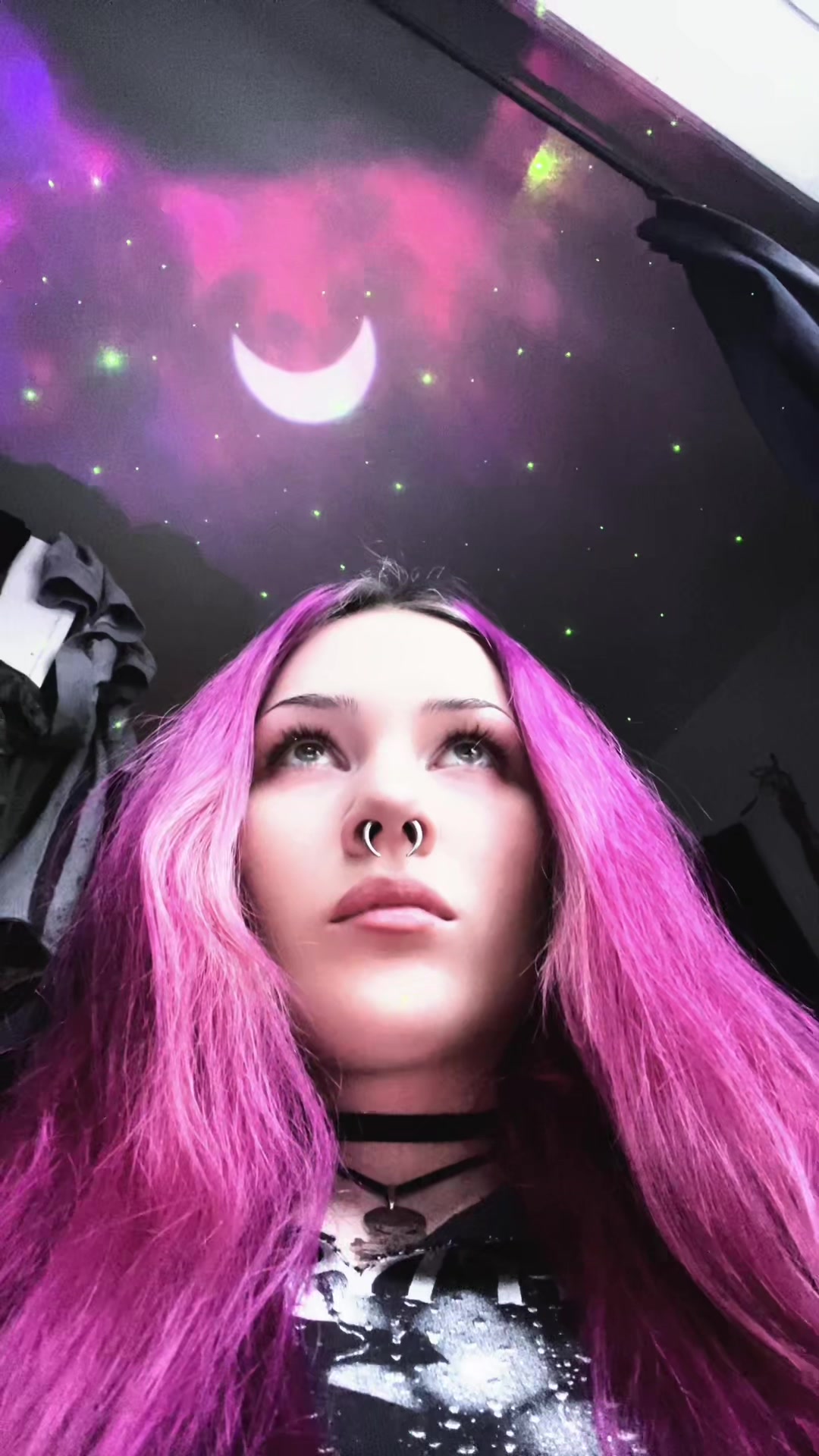 @♱