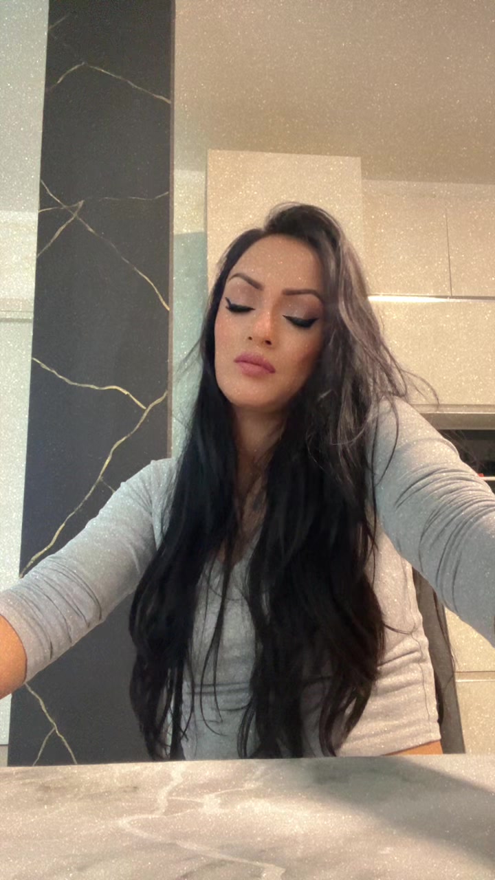@Daniela Tahiri