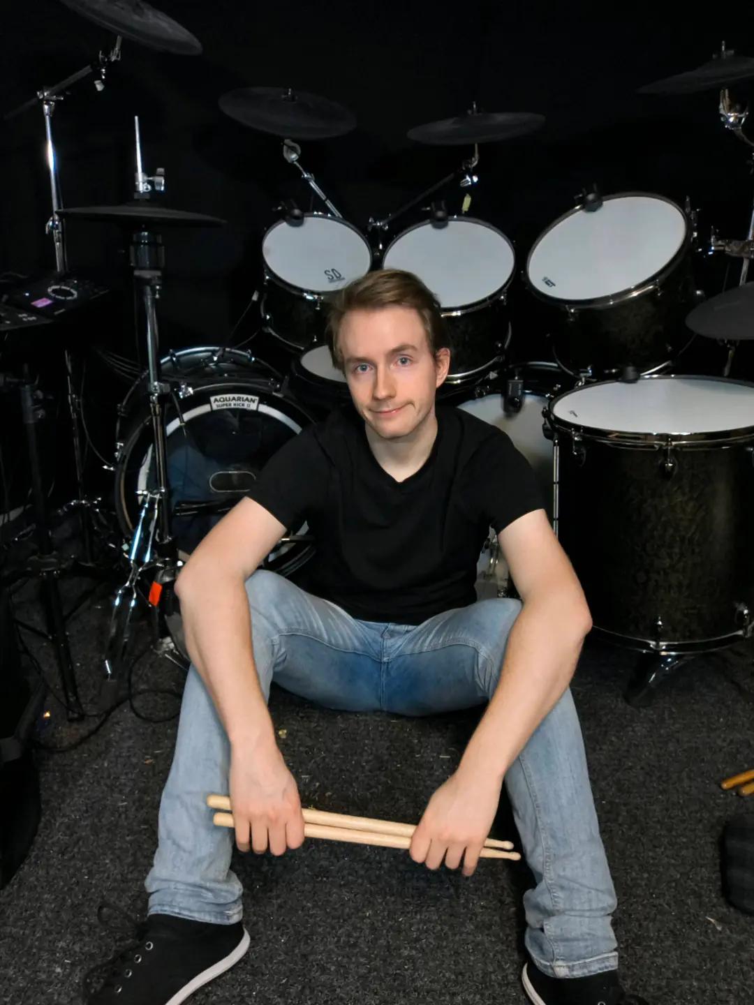 @S&eacute;bastien L&eacute;ger Drummer