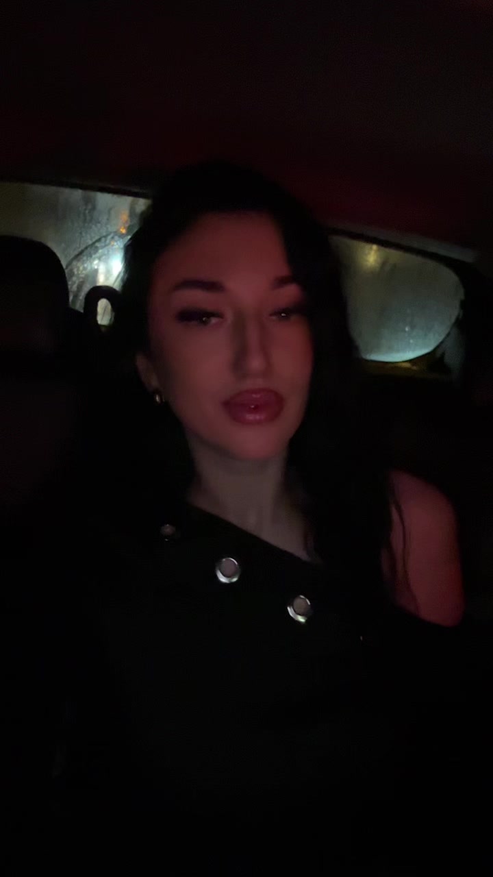 @HoneyyyMaria