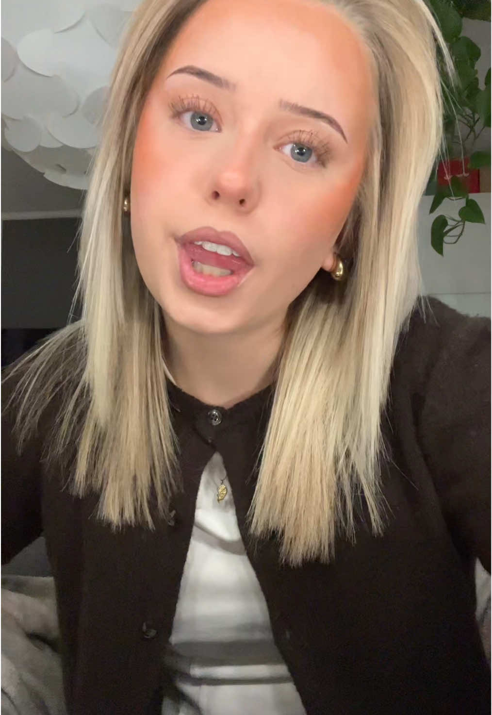 @𝐌 𝐈 𝐀  𝐋 𝐄 𝐍 𝐀