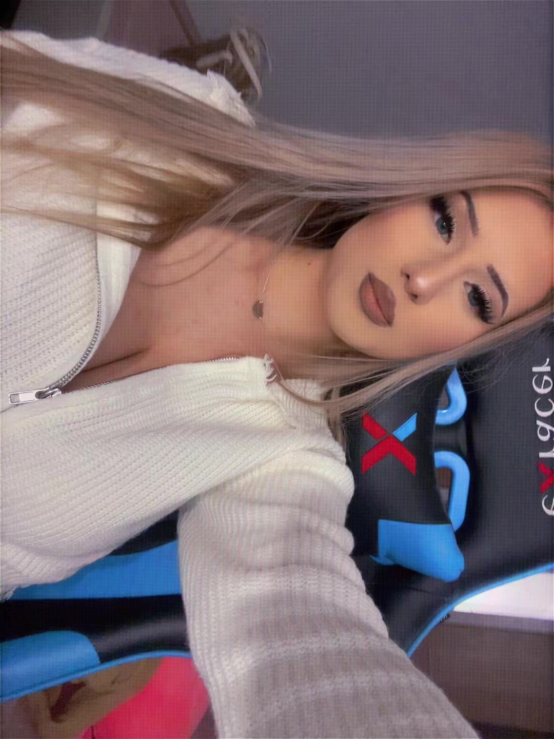 @Deea Blonduța💘