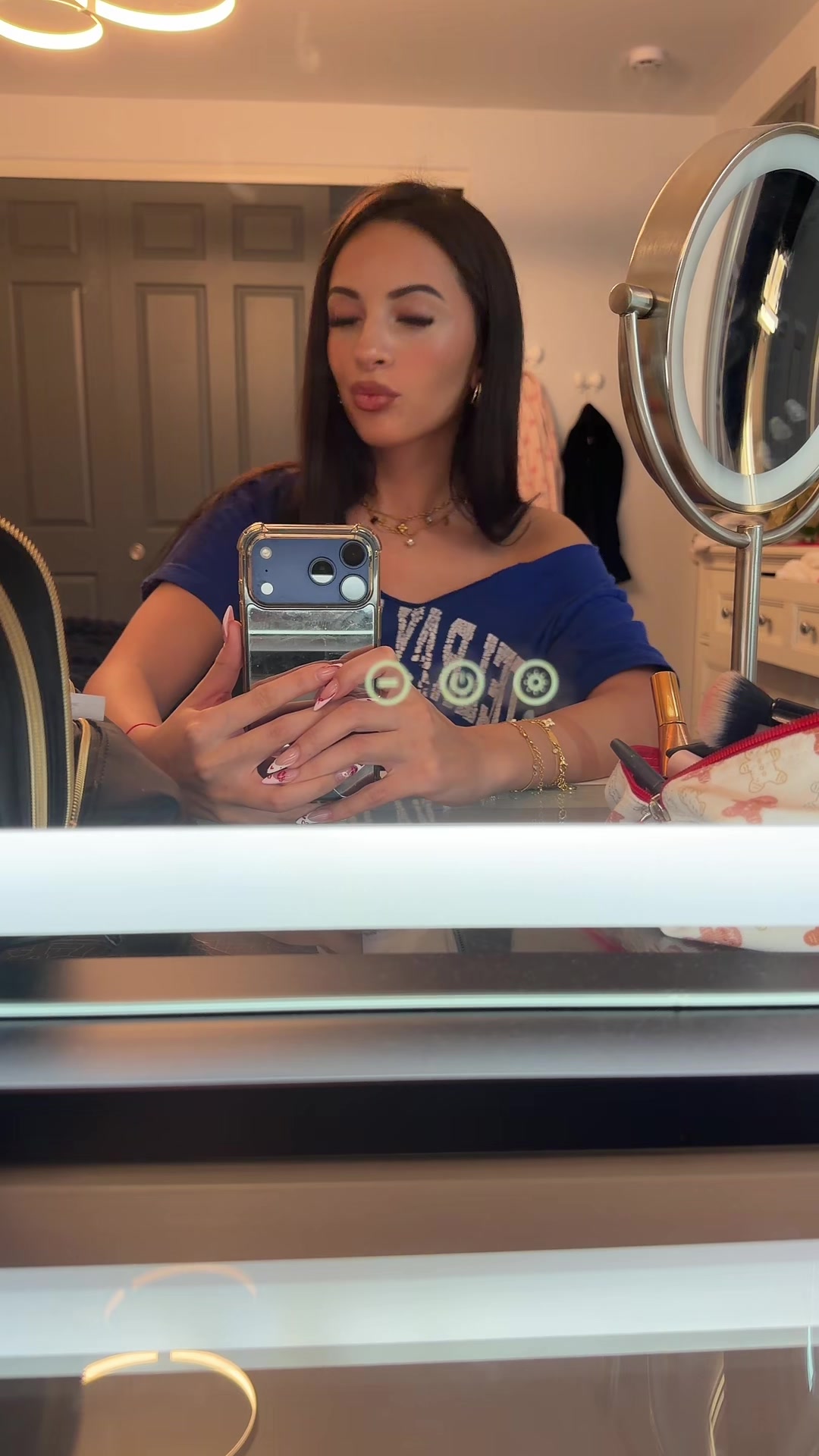 @🤫