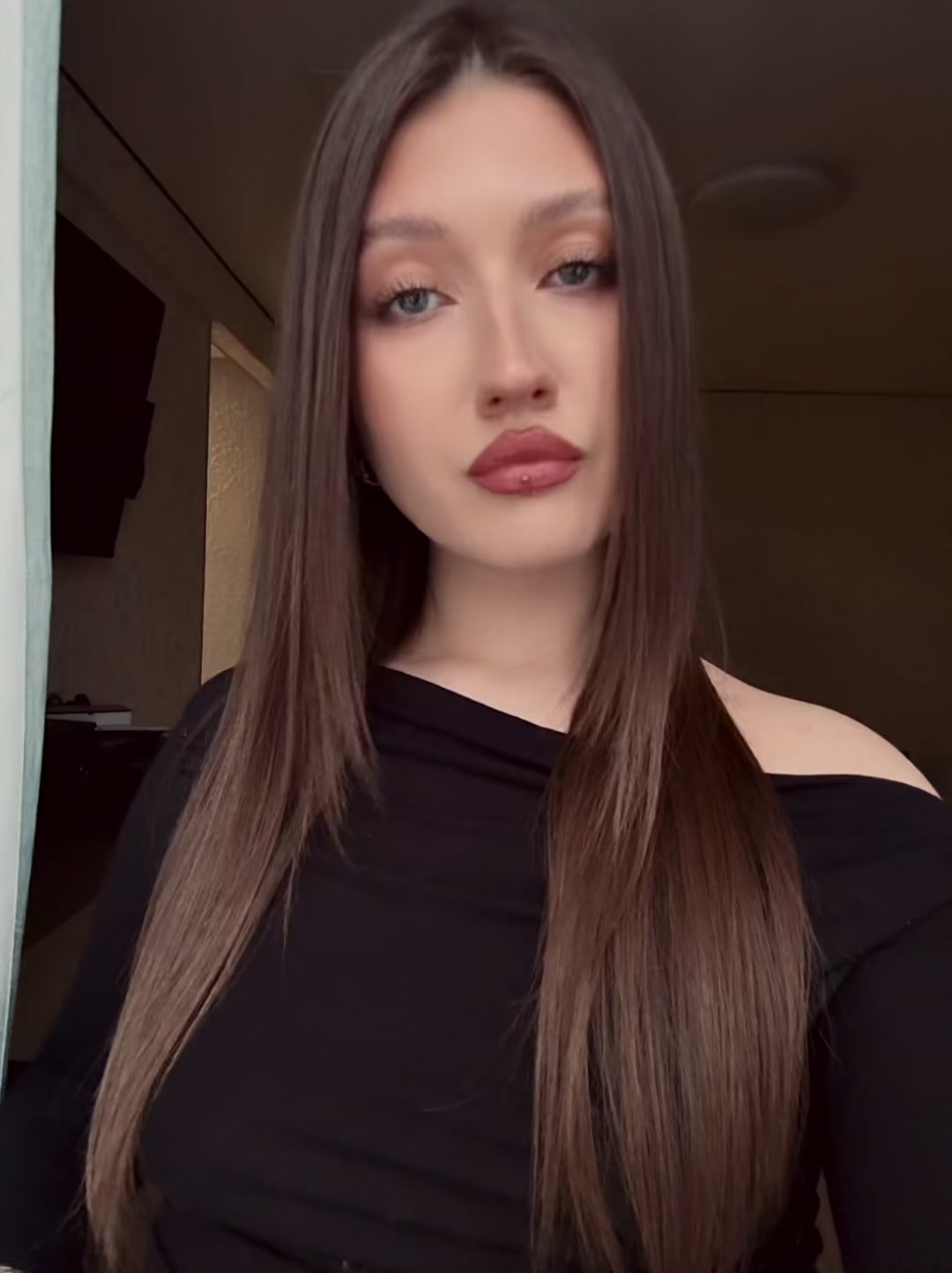 @ℰ