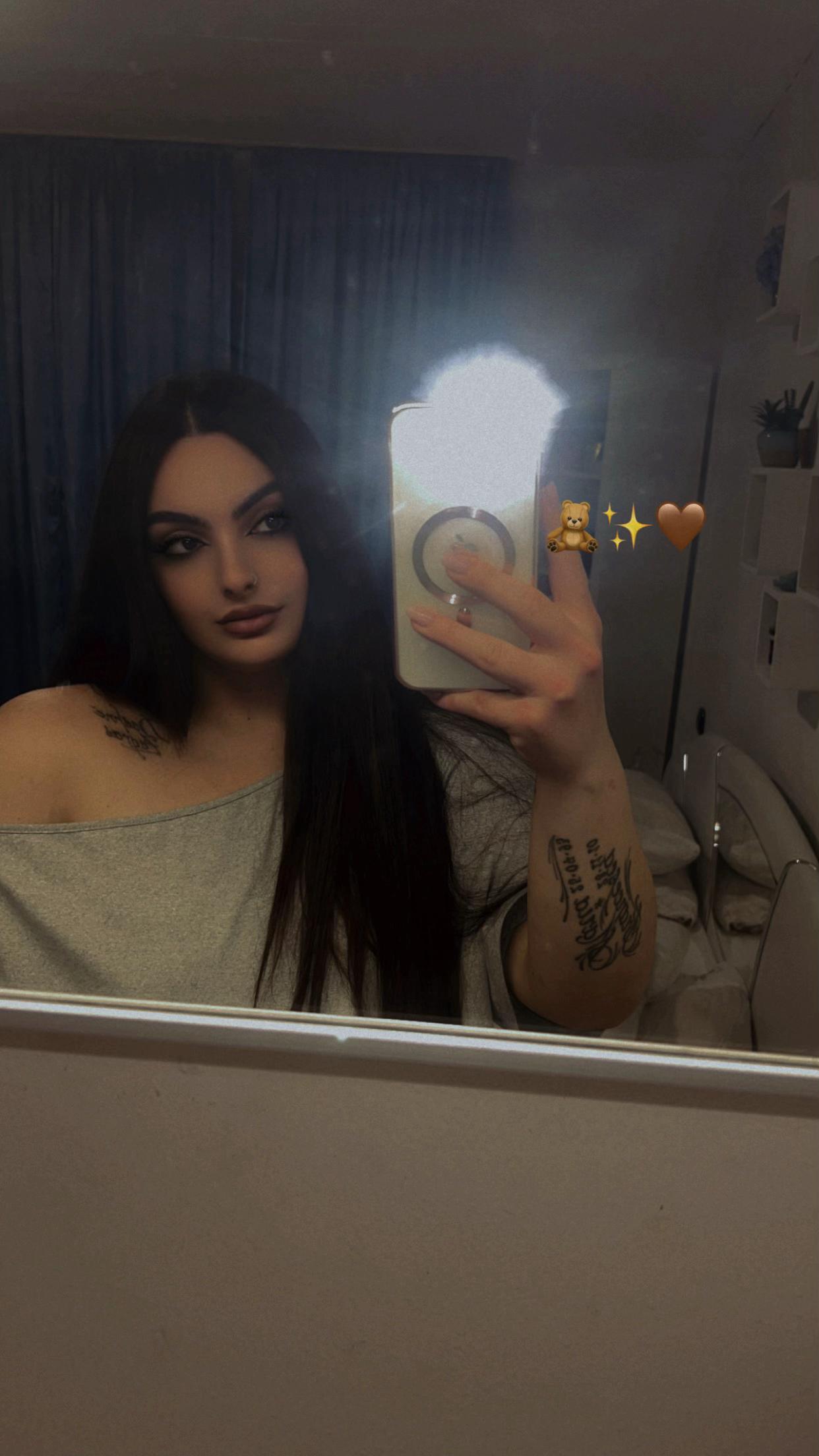 @Aurora&bull;Rosanna