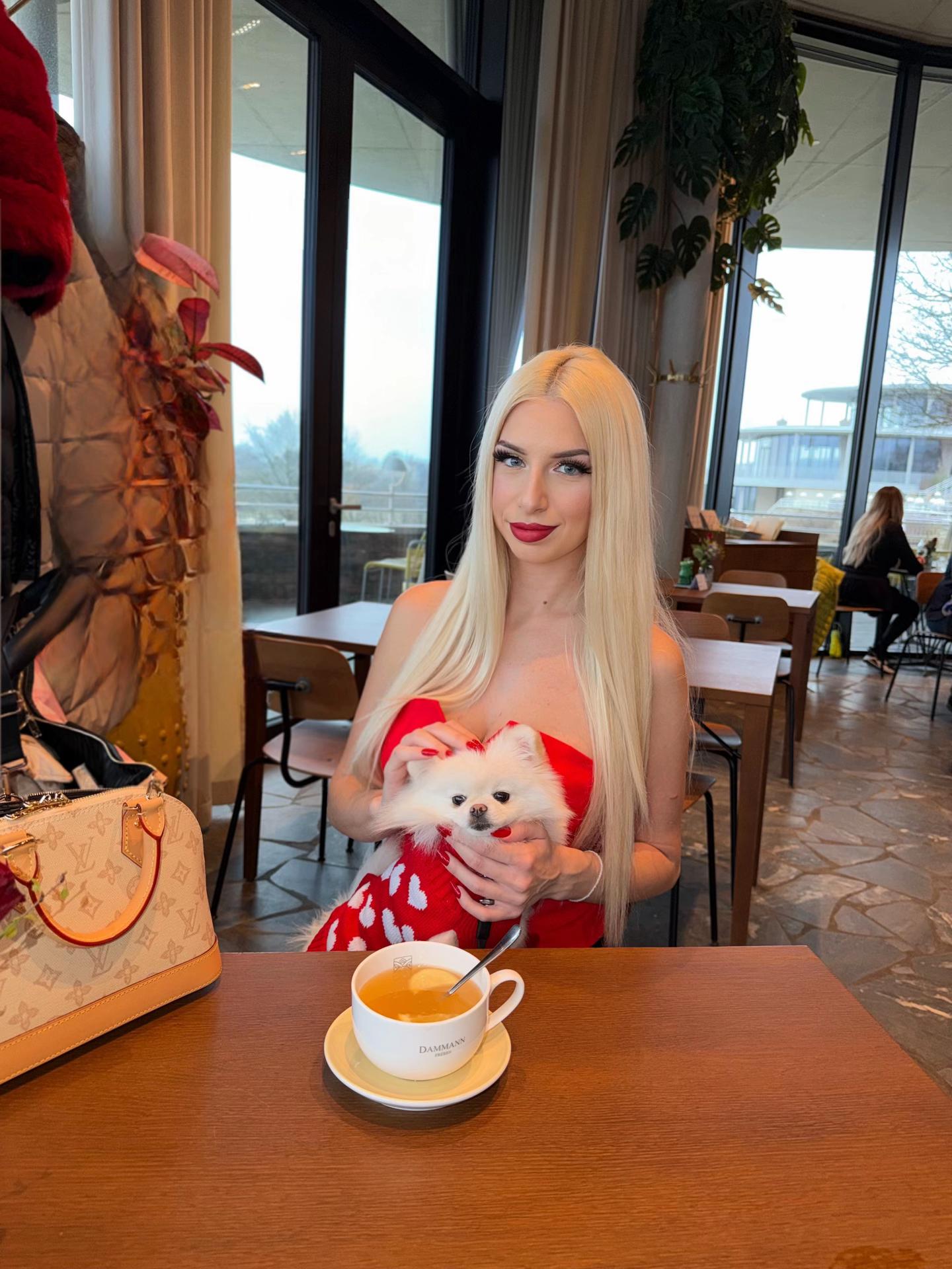 @Andjela