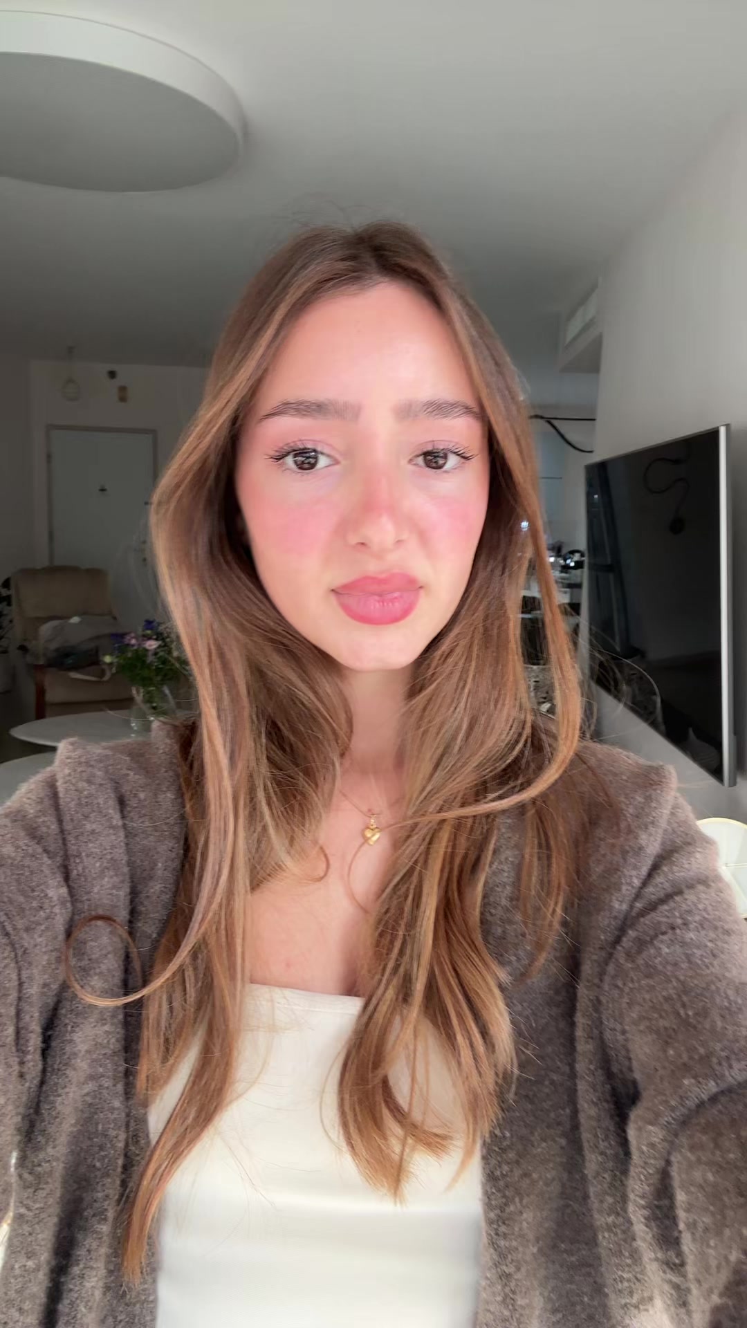 @roni 🍒