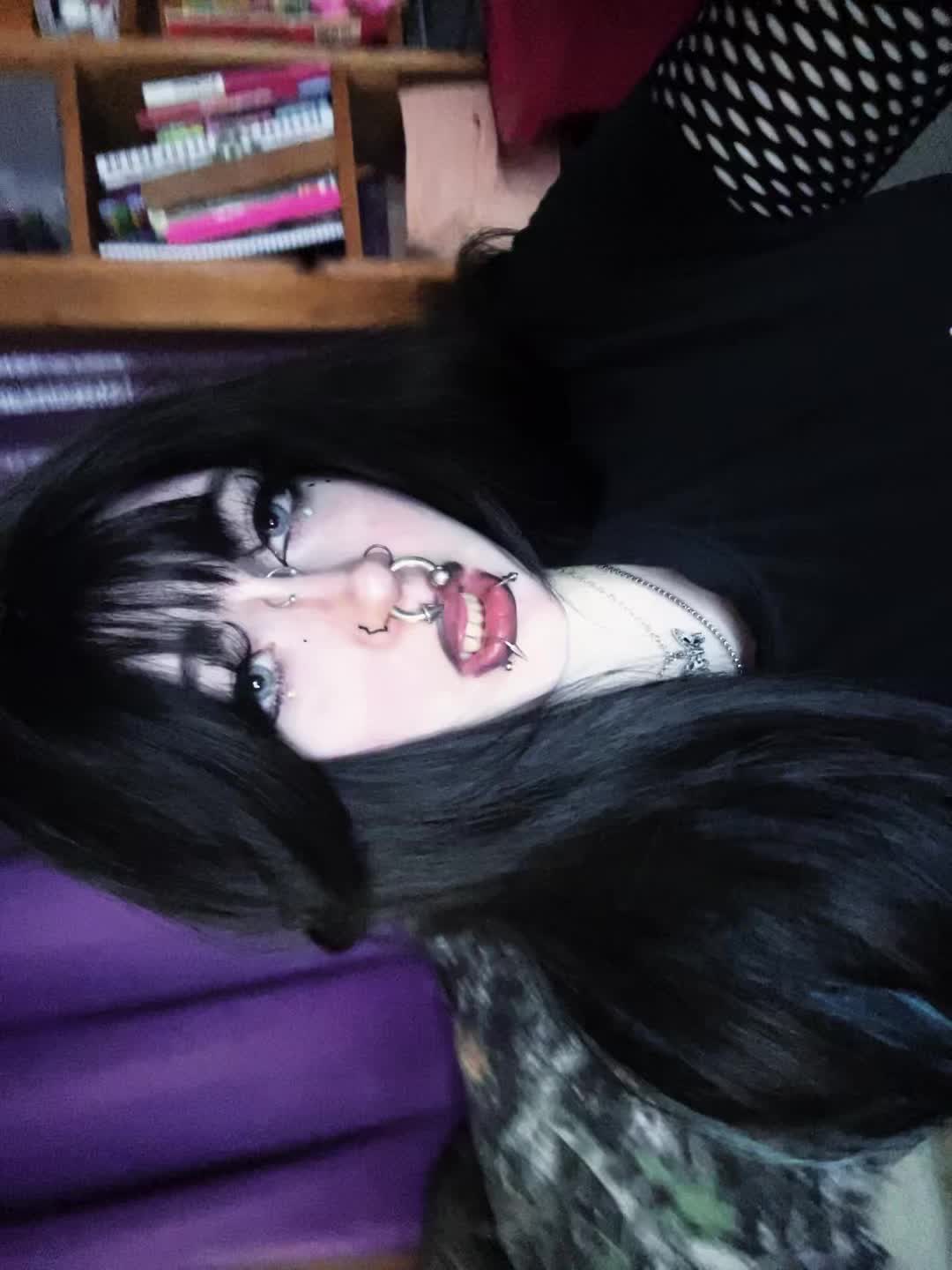@Connie 🖤