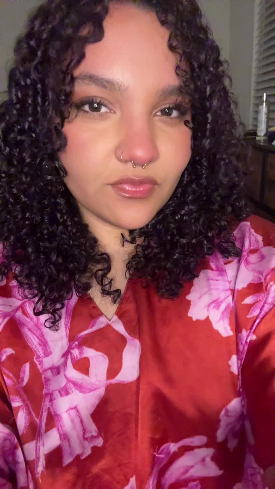 @👩&zwj;❤️&zwj;💋&zwj;👩