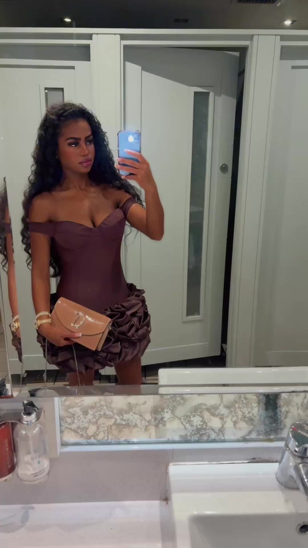 @👸🏽