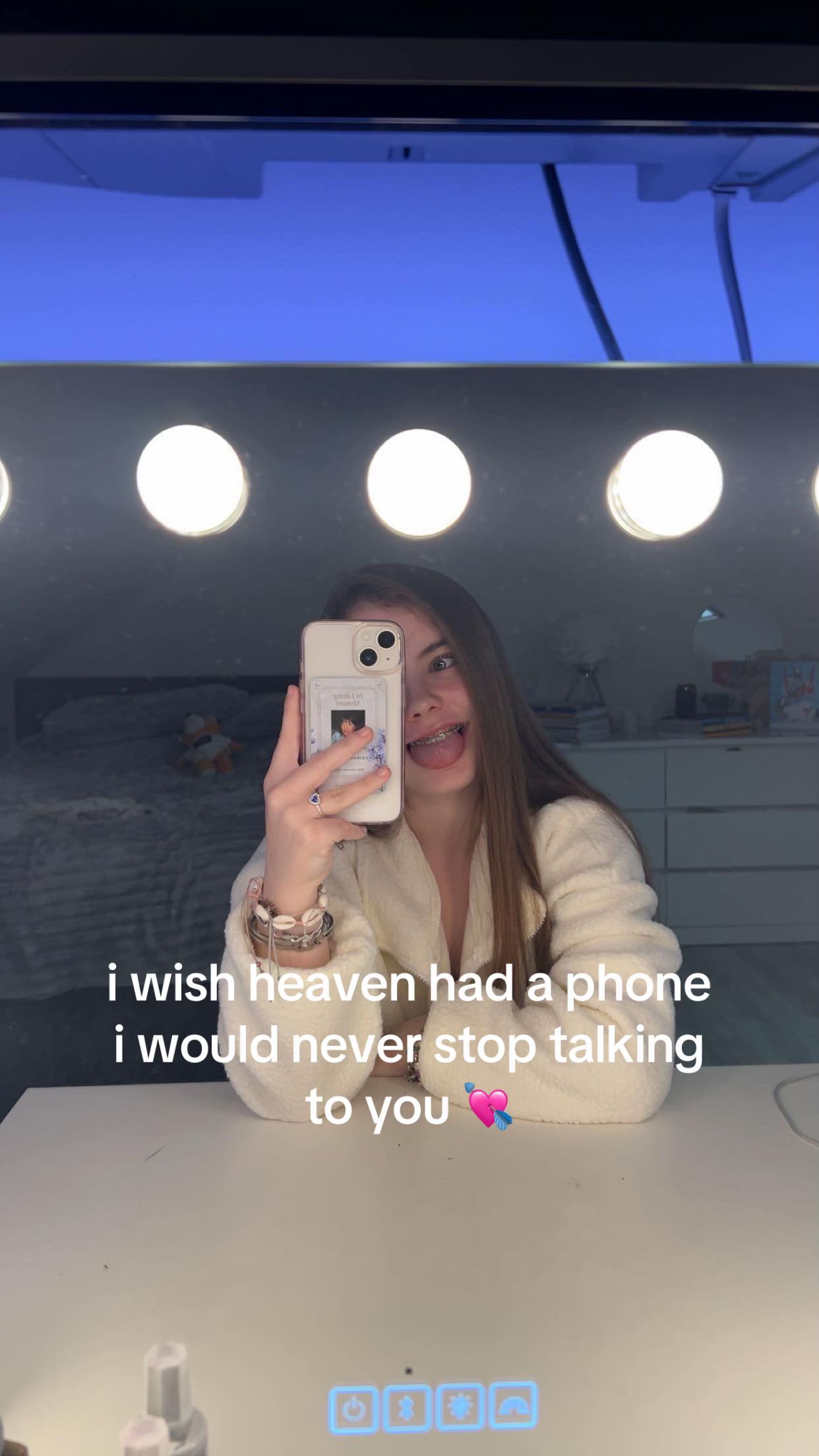 @🦋