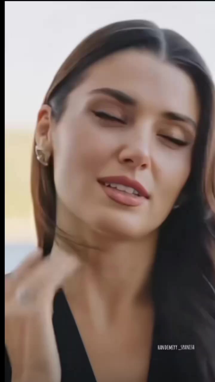 @♥️HANDE ERCAL 💕